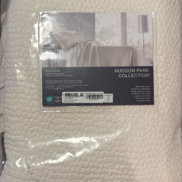 Hudson Park Collection Signature Matelasse King Cover Coverlet - Picture 7 of 8
